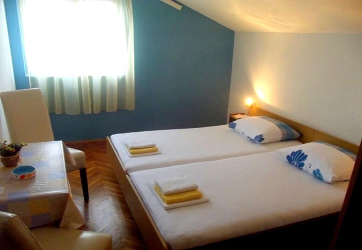 Apartments And Rooms Ognjen - Family Apartments With Free Parking Betina  Dış mekan fotoğraf