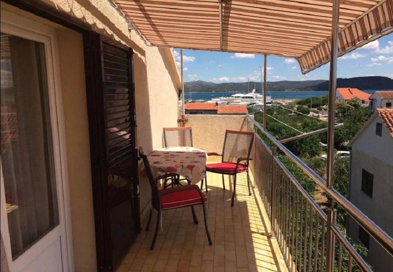 Apartments And Rooms Ognjen - Family Apartments With Free Parking Betina  Dış mekan fotoğraf