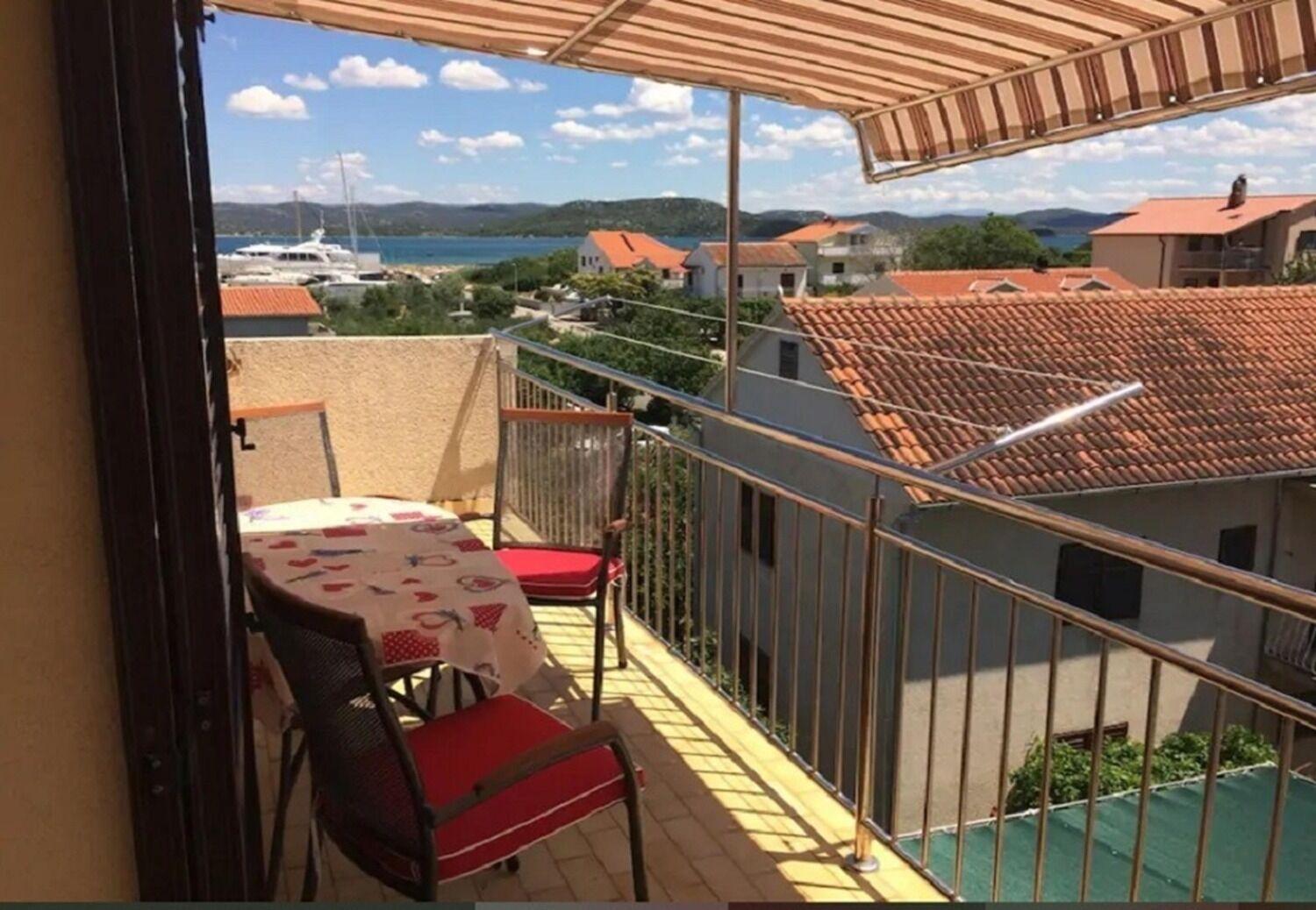 Apartments And Rooms Ognjen - Family Apartments With Free Parking Betina  Dış mekan fotoğraf